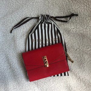 Henri Bendel wallet on chain